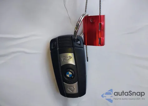 2011 BMW 328I xDrive z USA, uszkodzony, nr VIN WBAPK5C57BF126074